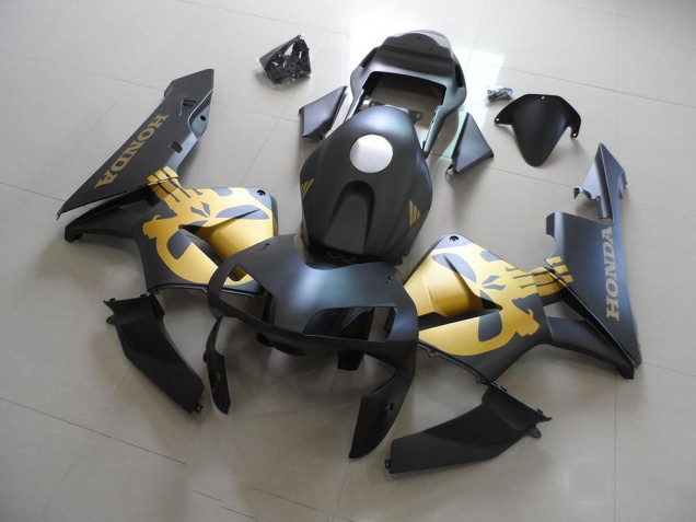 Kit Carenado Moto CBR 600 RR 2003-2004 - Negro Oro Calcomanías Kit Carenado Moto CBR 600 RR 2003-2004 - Negro Oro Calcomanías